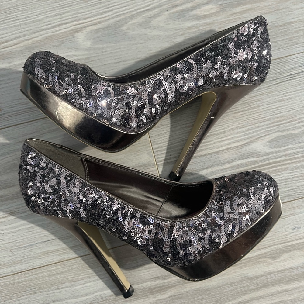 Madden Girl Sequin Platform Heels (Size 8)